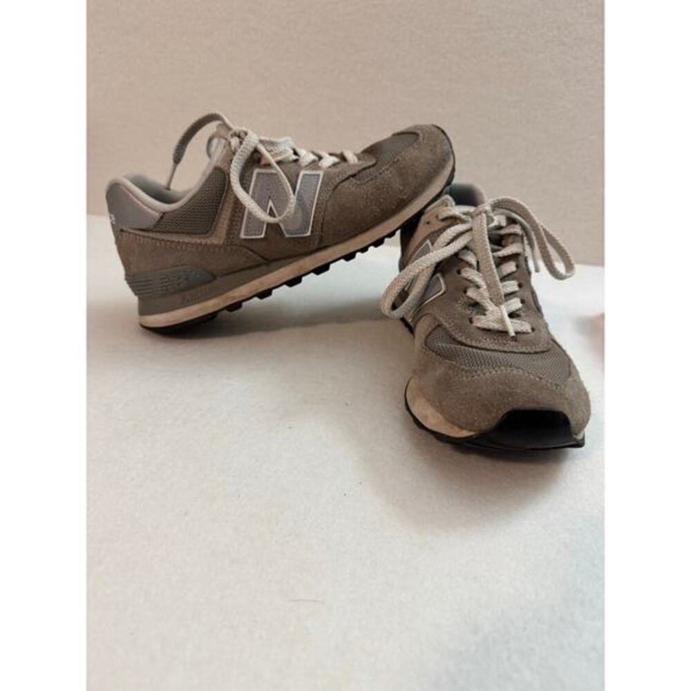 New Balance Women's 574 Core Running Shoes Leather Gray White 8B EU 39